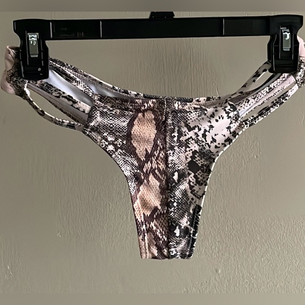 NWT snake cut out sides skimpy peach tan neutral swim bottoms women medium